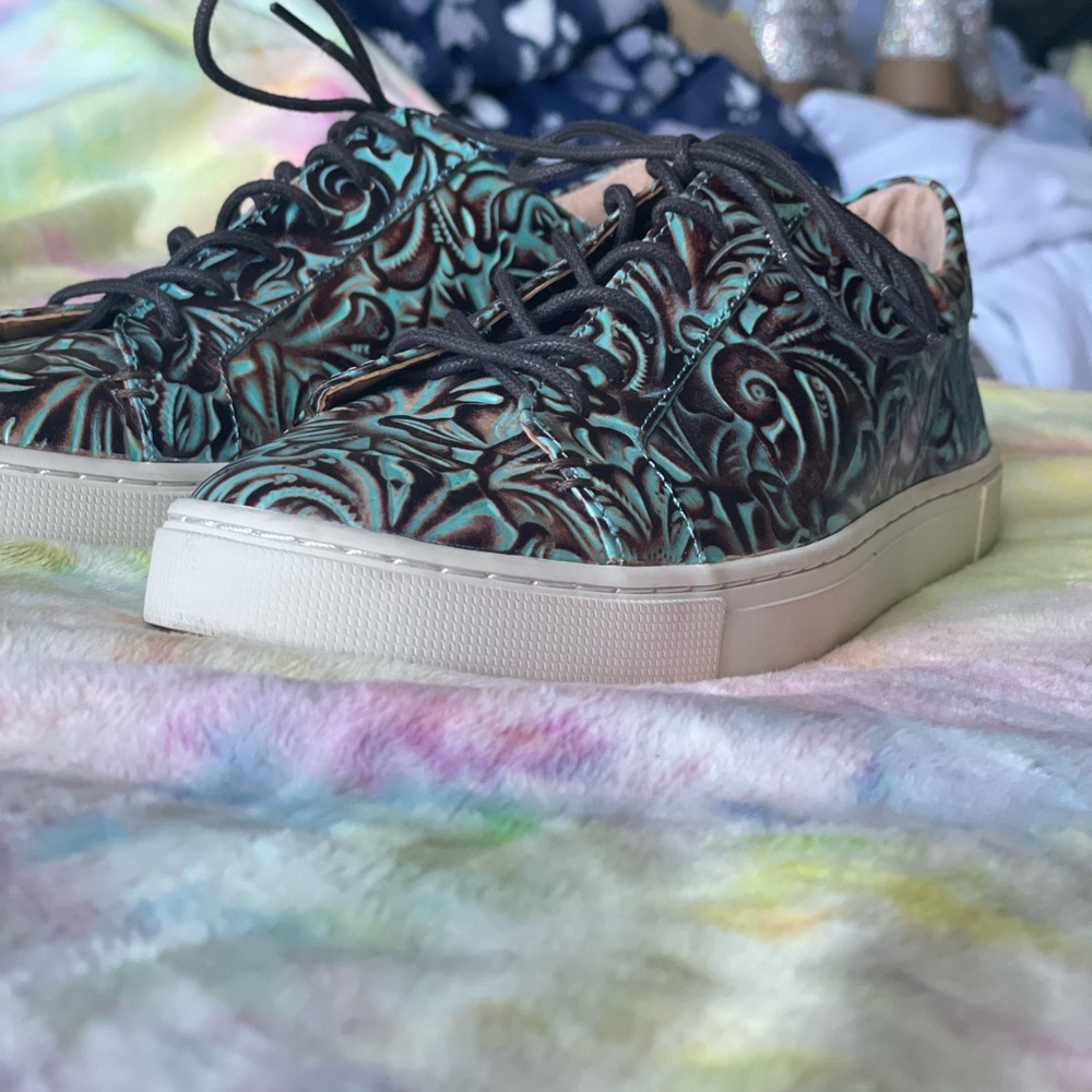 Patricia Nash tooled leather shoes size 7.5